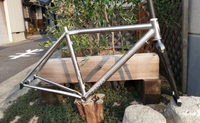 Charge　Bikes　Skewer frame1